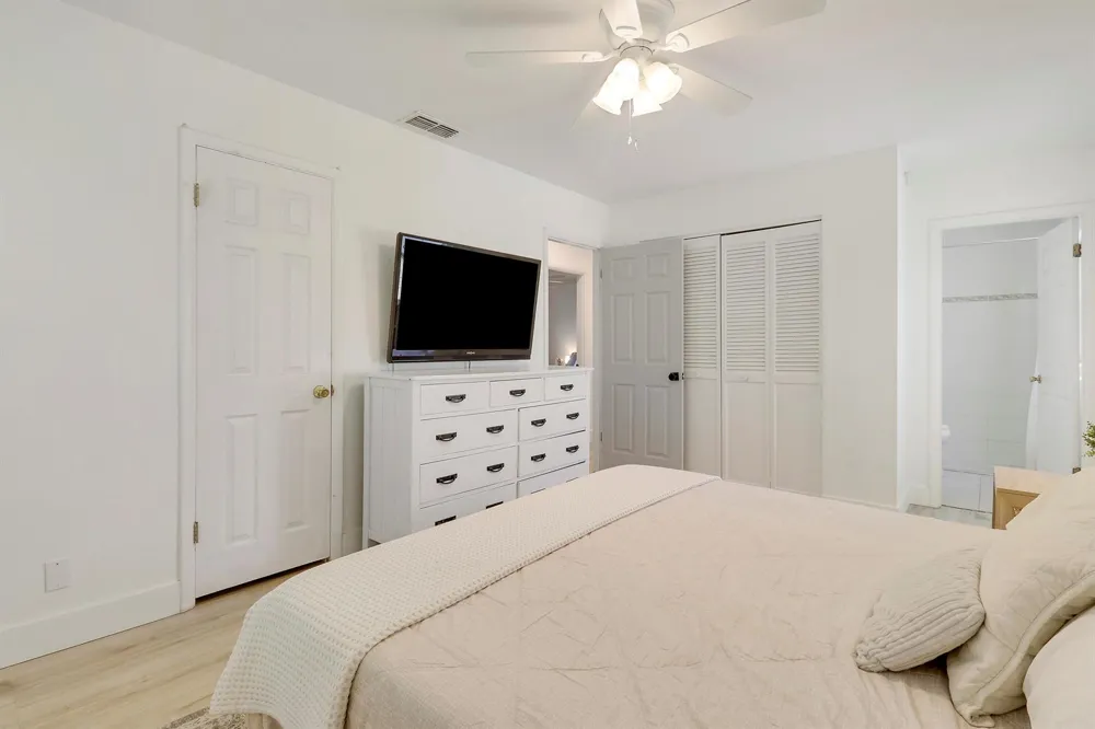 8016 SE PALM STREET Hobe Sound, FL 33455