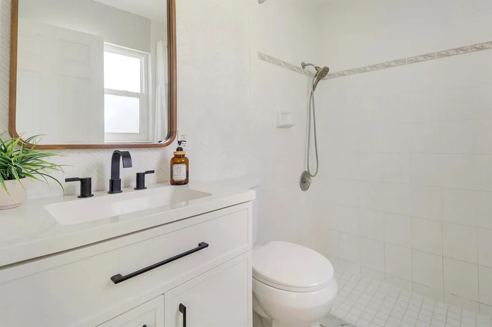 8016 SE PALM STREET Hobe Sound, FL 33455