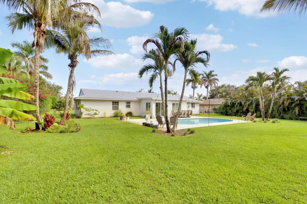 8016 SE PALM STREET Hobe Sound, FL 33455