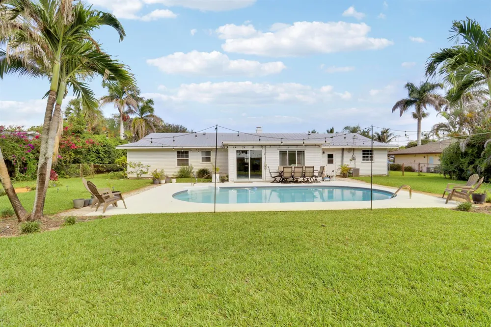 8016 SE PALM STREET Hobe Sound, FL 33455