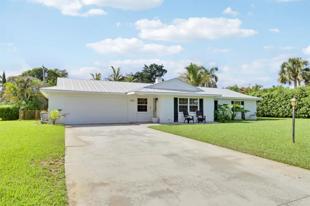 8016 SE PALM STREET Hobe Sound, FL 33455