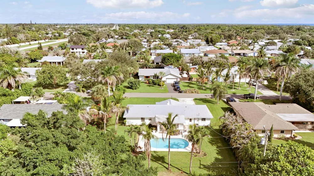 8016 SE PALM STREET Hobe Sound, FL 33455