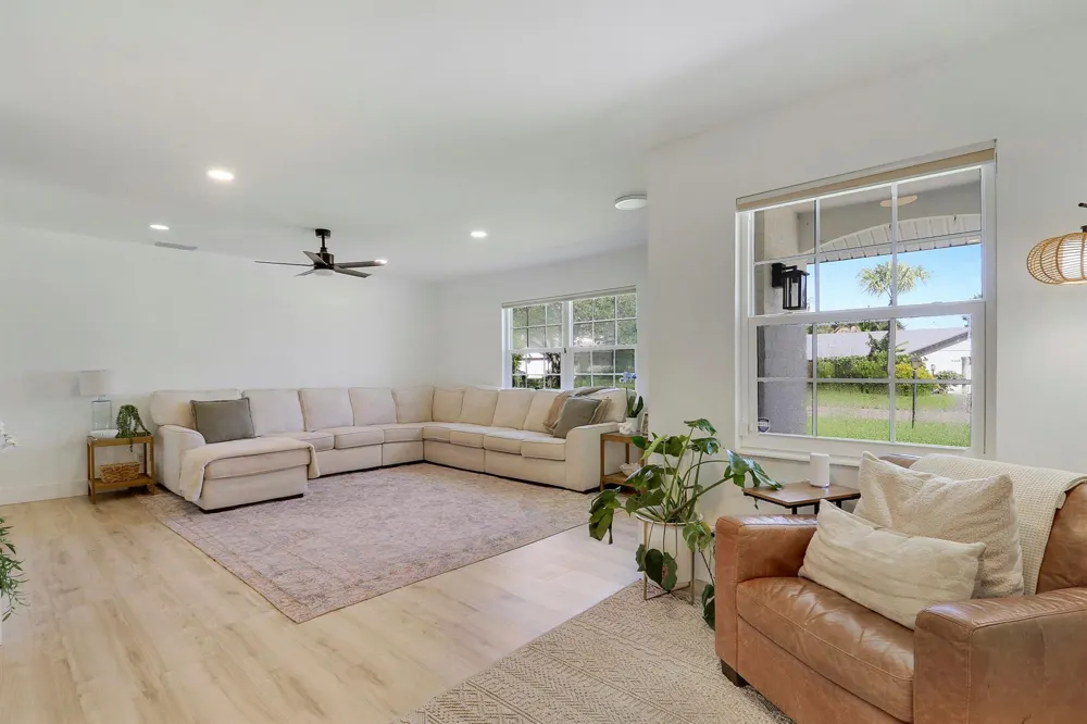 8016 SE PALM STREET Hobe Sound, FL 33455