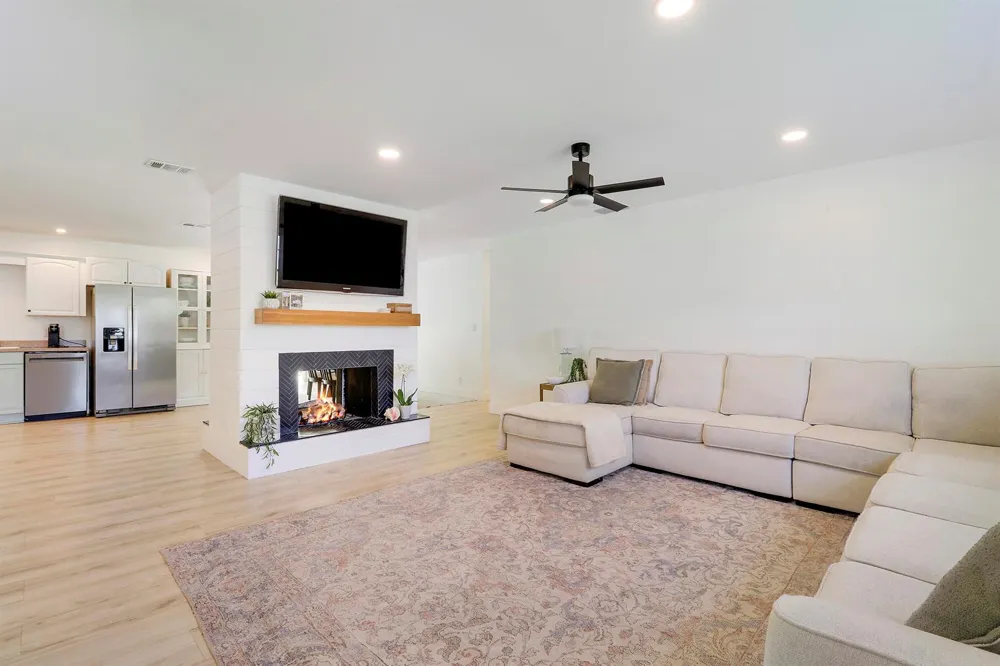 8016 SE PALM STREET Hobe Sound, FL 33455