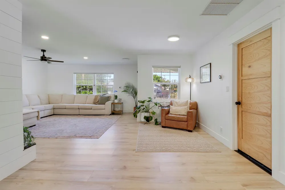 8016 SE PALM STREET Hobe Sound, FL 33455