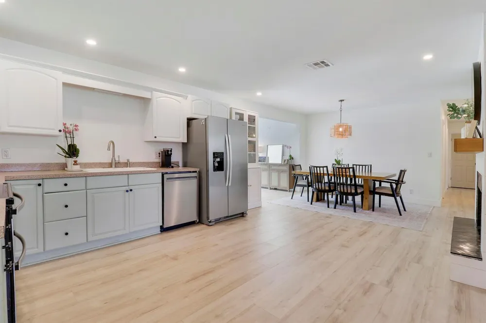 8016 SE PALM STREET Hobe Sound, FL 33455