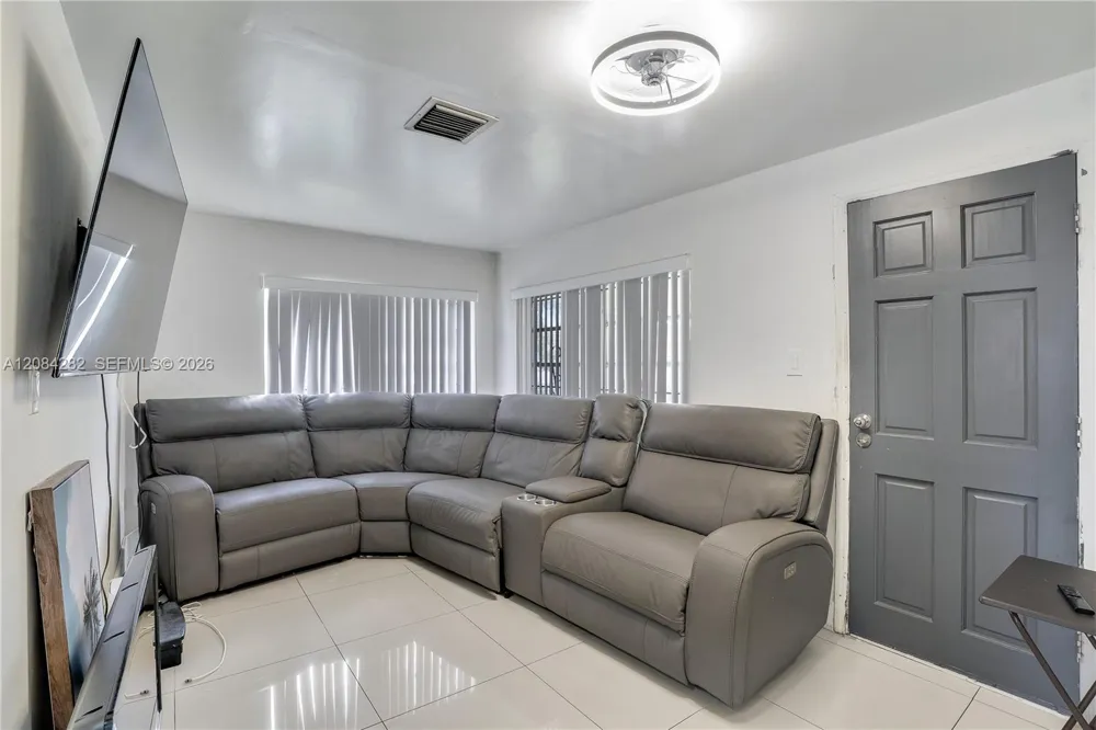 1146 Jann Ave Opa-Locka, FL 33054
