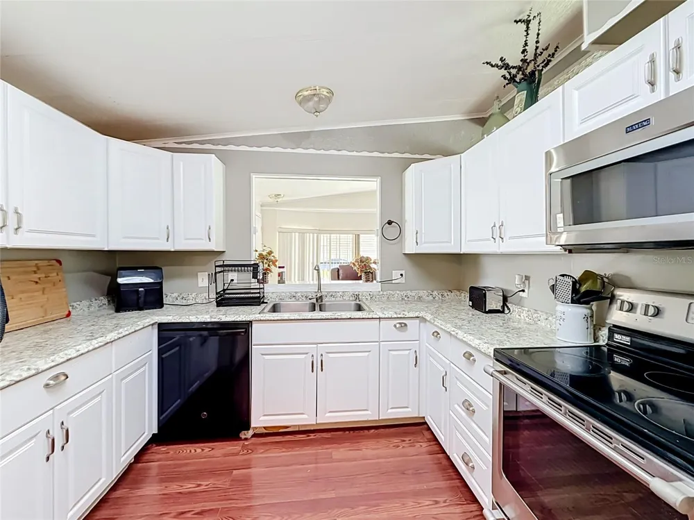 1157 CAPELLA DRIVE Tavares, FL 32778