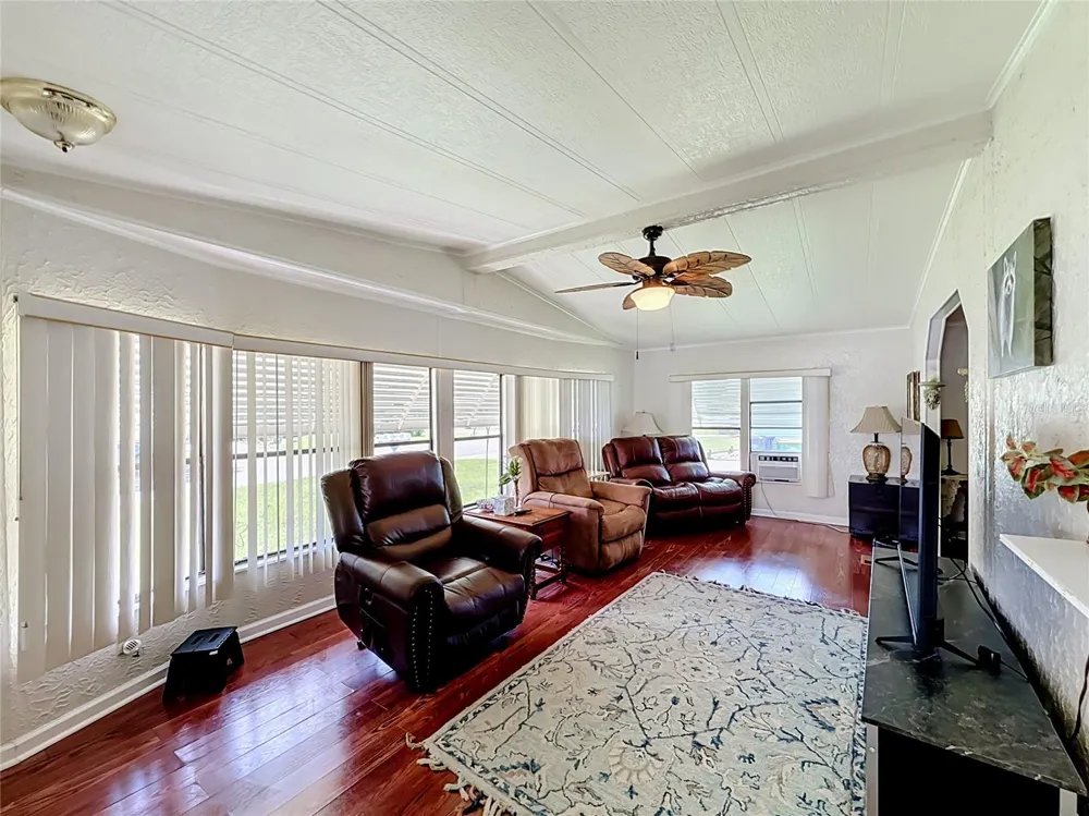 1157 CAPELLA DRIVE Tavares, FL 32778