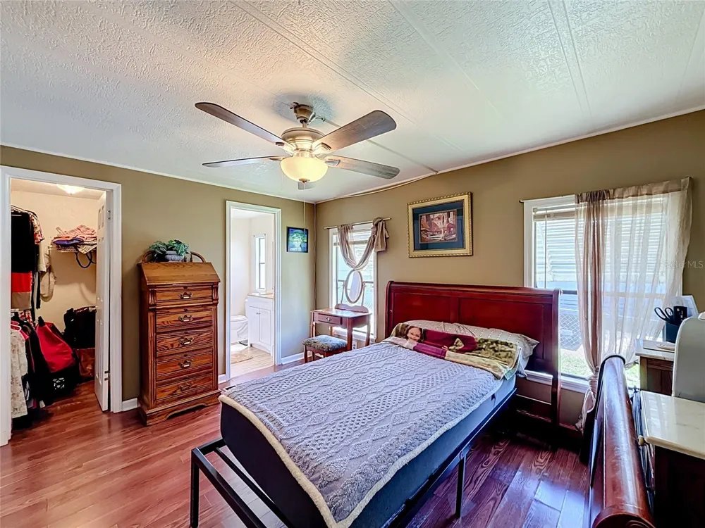 1157 CAPELLA DRIVE Tavares, FL 32778