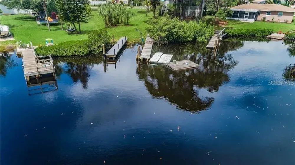 RIVERSIDE DRIVE Tarpon Springs, FL 34689