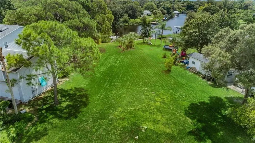 RIVERSIDE DRIVE Tarpon Springs, FL 34689