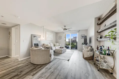 520 SE 5TH AVENUE #1609