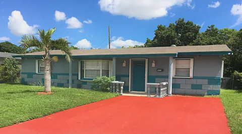 650 SW 28TH WAY