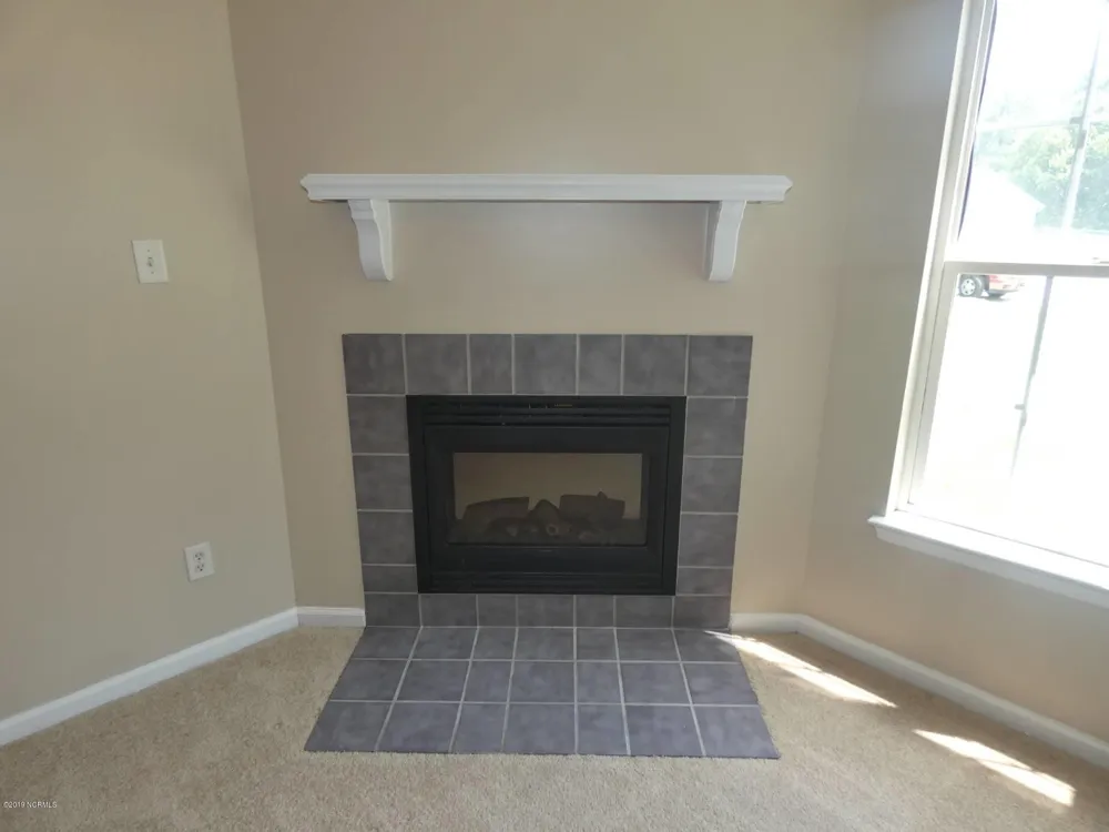 895 W Pueblo Drive Jacksonville, NC 28546