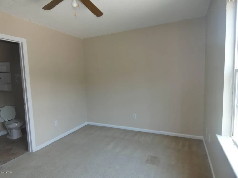 895 W Pueblo Drive Jacksonville, NC 28546