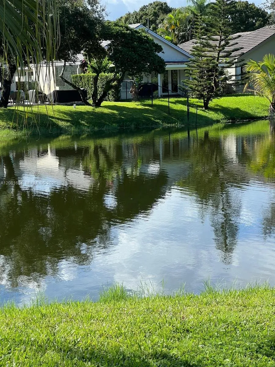 2957 Myrtle Oak Cir Davie, FL 33328