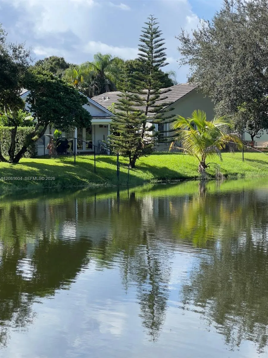 2957 Myrtle Oak Cir Davie, FL 33328