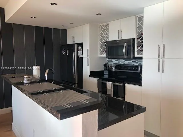 1401 SW 22nd St #1103 Miami, FL 33145