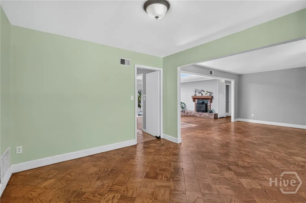 121 Juniper Circle Savannah, GA 31419