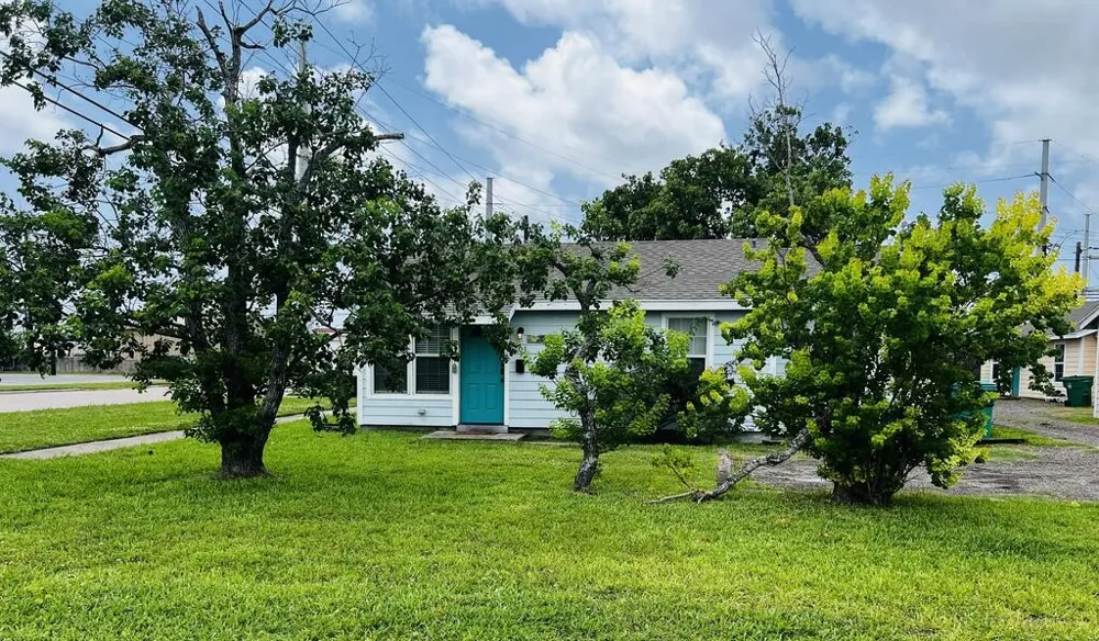 507 S Arch Aransas Pass, TX 78335