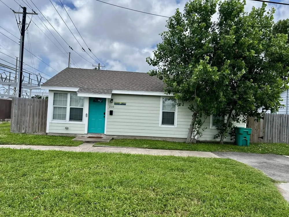507 S Arch Aransas Pass, TX 78335