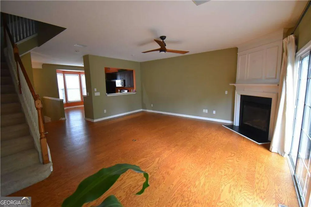 1002 Thornborough DR Alpharetta, GA 30004