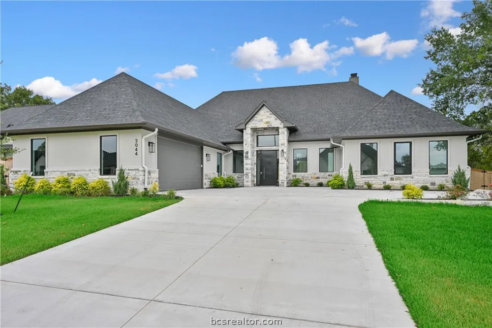 2044 Pebble Bend Drive College Station, TX 77845