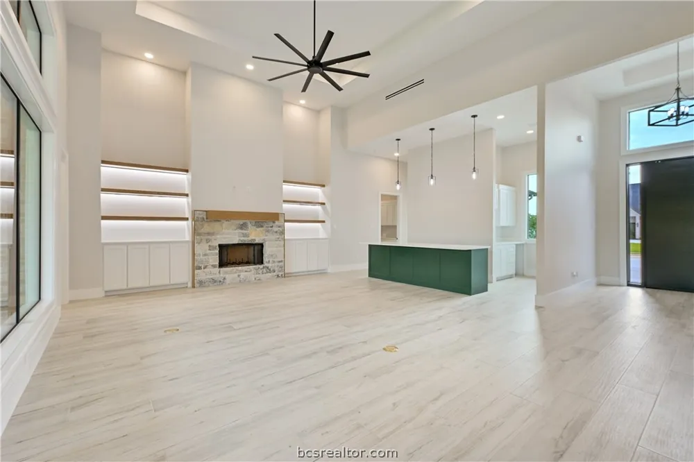 2044 Pebble Bend Drive College Station, TX 77845