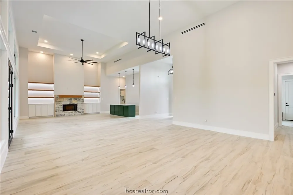 2044 Pebble Bend Drive College Station, TX 77845