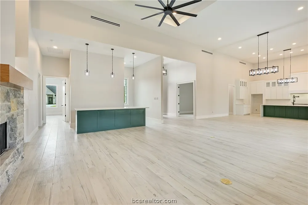 2044 Pebble Bend Drive College Station, TX 77845