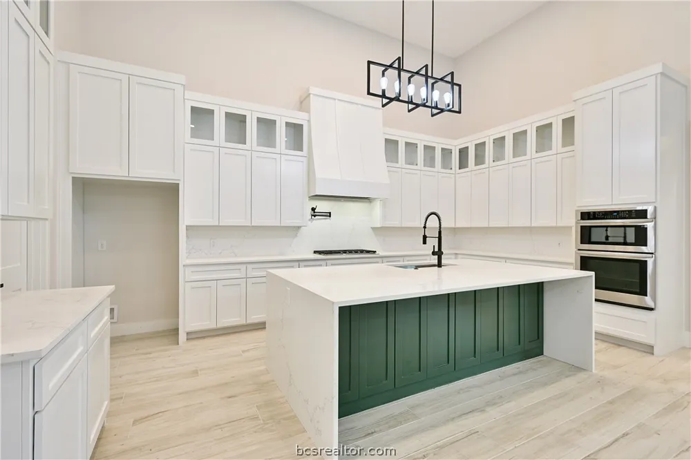 2044 Pebble Bend Drive College Station, TX 77845