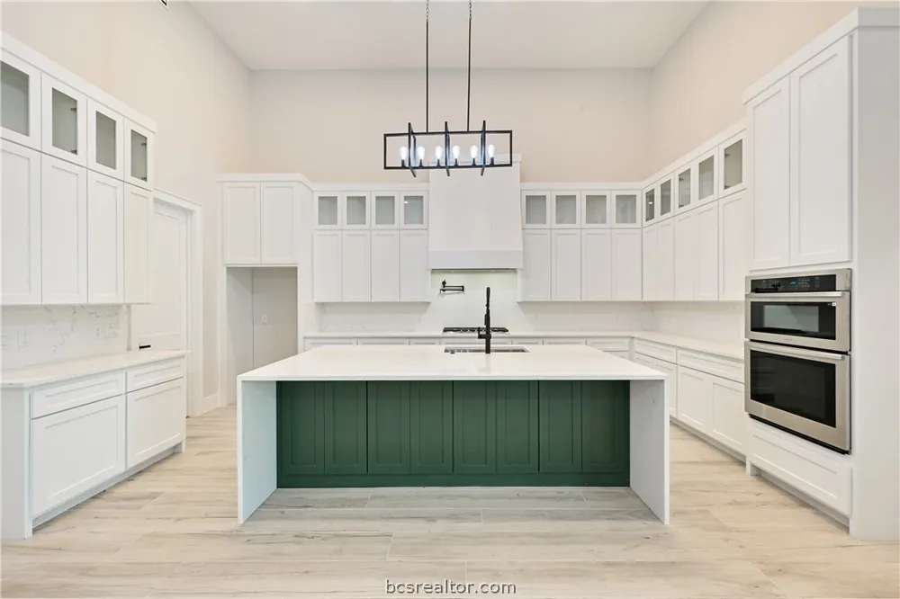 2044 Pebble Bend Drive College Station, TX 77845