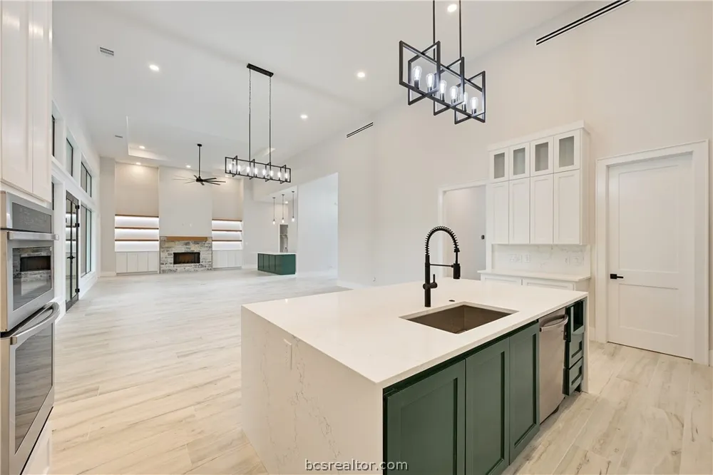 2044 Pebble Bend Drive College Station, TX 77845