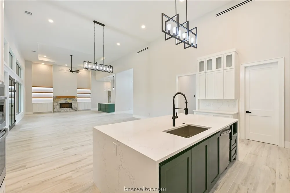 2044 Pebble Bend Drive College Station, TX 77845