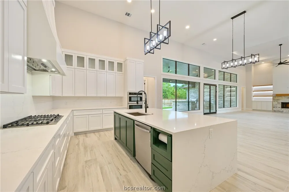 2044 Pebble Bend Drive College Station, TX 77845
