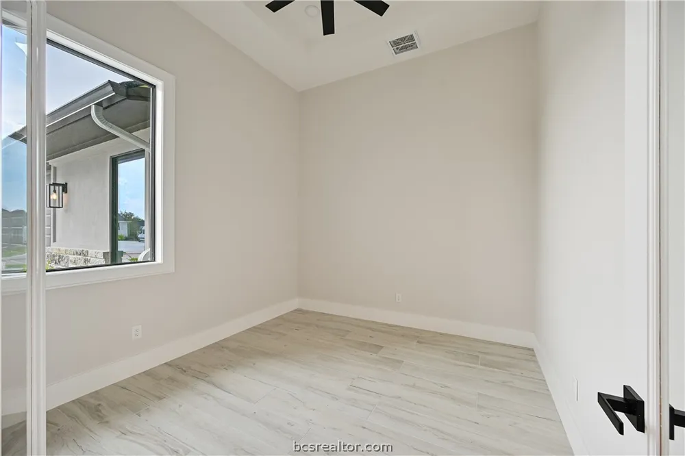 2044 Pebble Bend Drive College Station, TX 77845