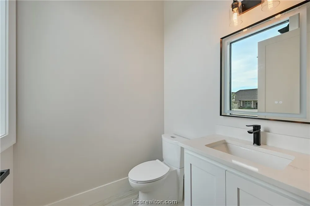 2044 Pebble Bend Drive College Station, TX 77845