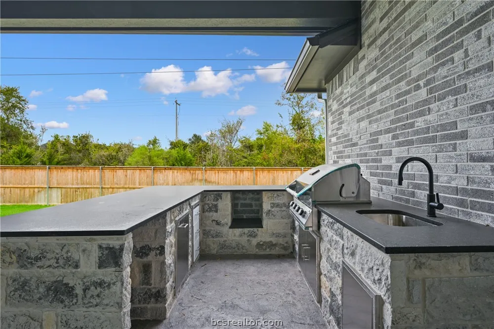 2044 Pebble Bend Drive College Station, TX 77845