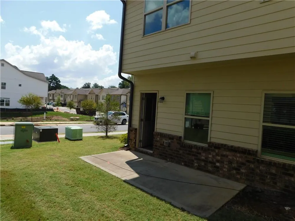 74 Dewey Road Lilburn, GA 30047