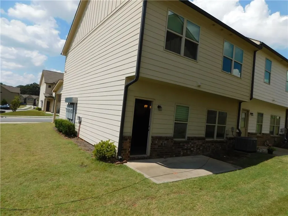 74 Dewey Road Lilburn, GA 30047