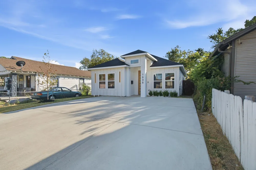 1535 Caldwell Street Dallas, TX 75223