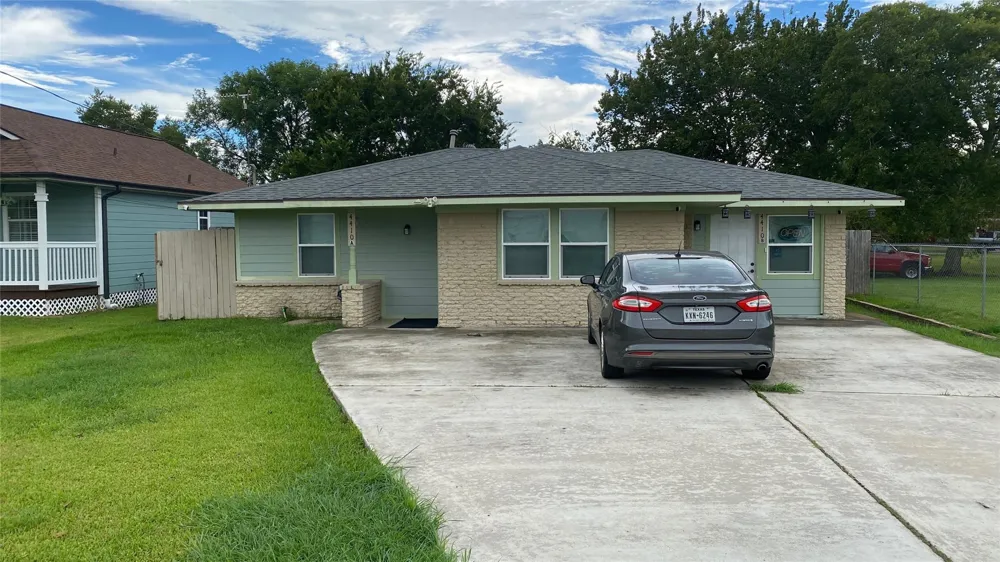 4410 Nicoini St Dickinson, TX 77539