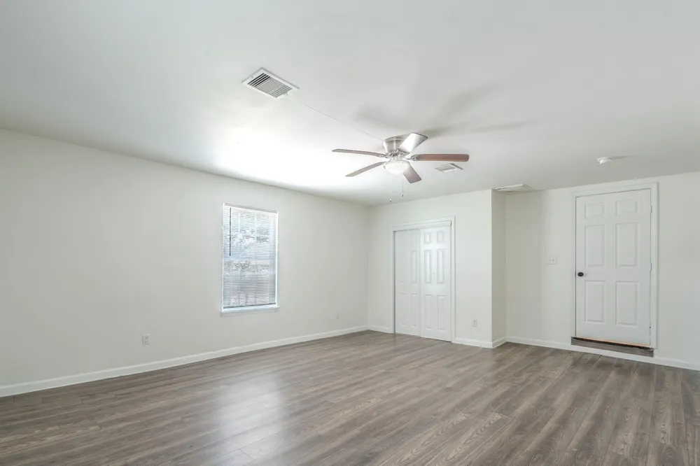 122 Oak Street Stafford, TX 77477