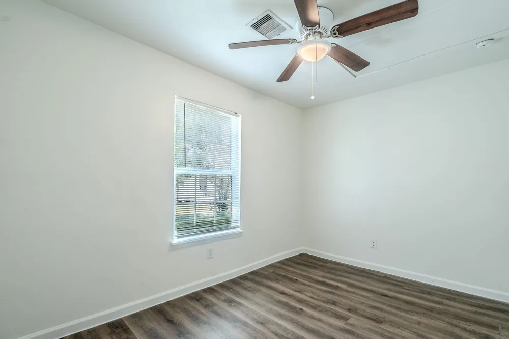 122 Oak Street Stafford, TX 77477