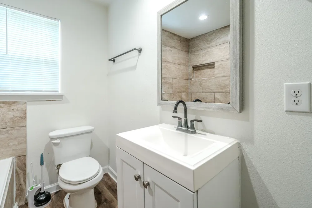 122 Oak Street Stafford, TX 77477