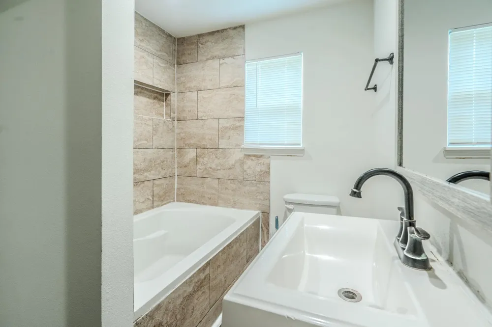122 Oak Street Stafford, TX 77477