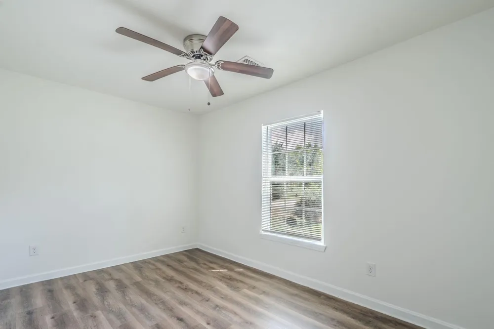 122 Oak Street Stafford, TX 77477