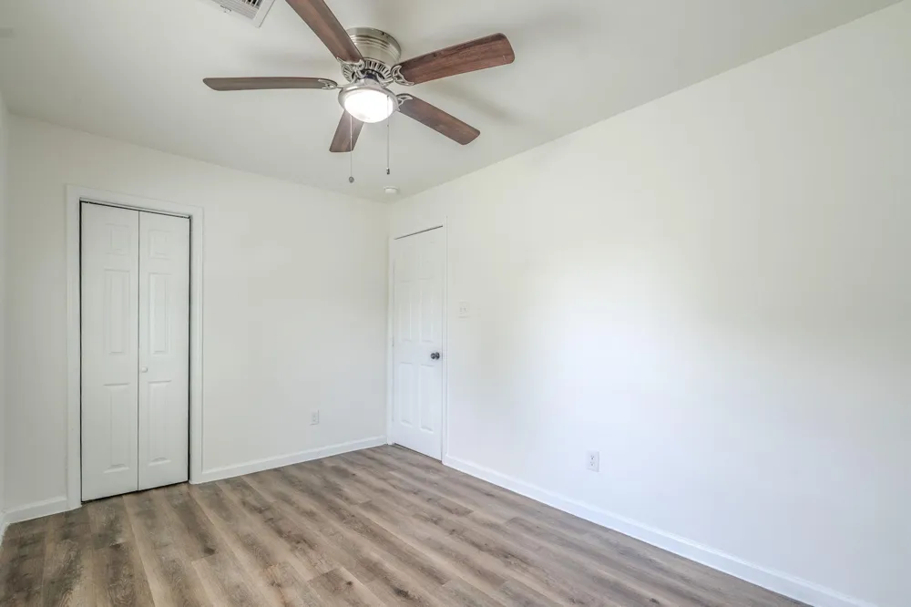 122 Oak Street Stafford, TX 77477
