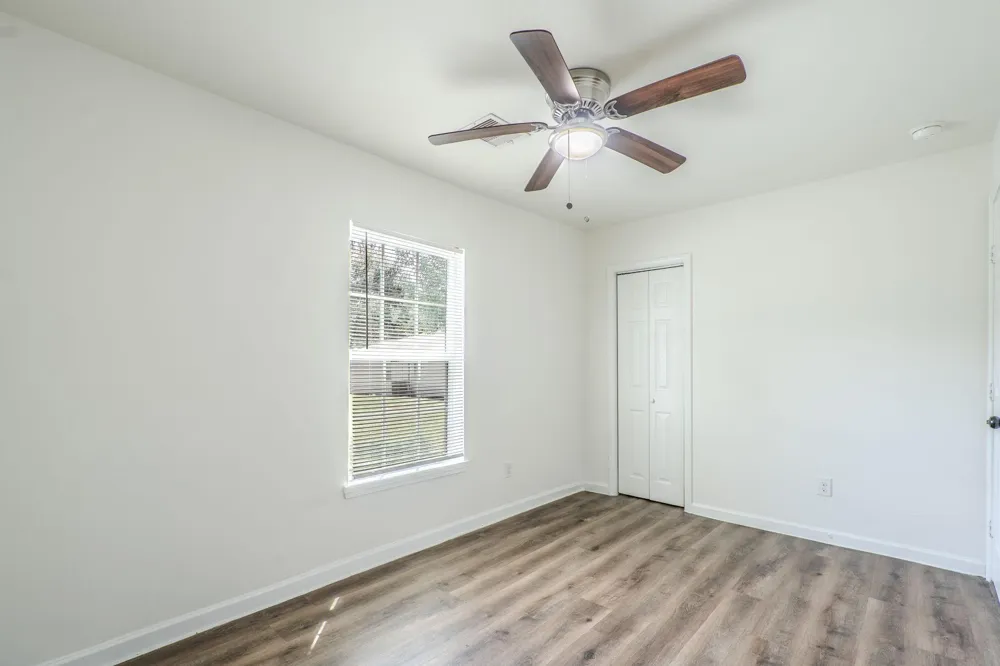 122 Oak Street Stafford, TX 77477